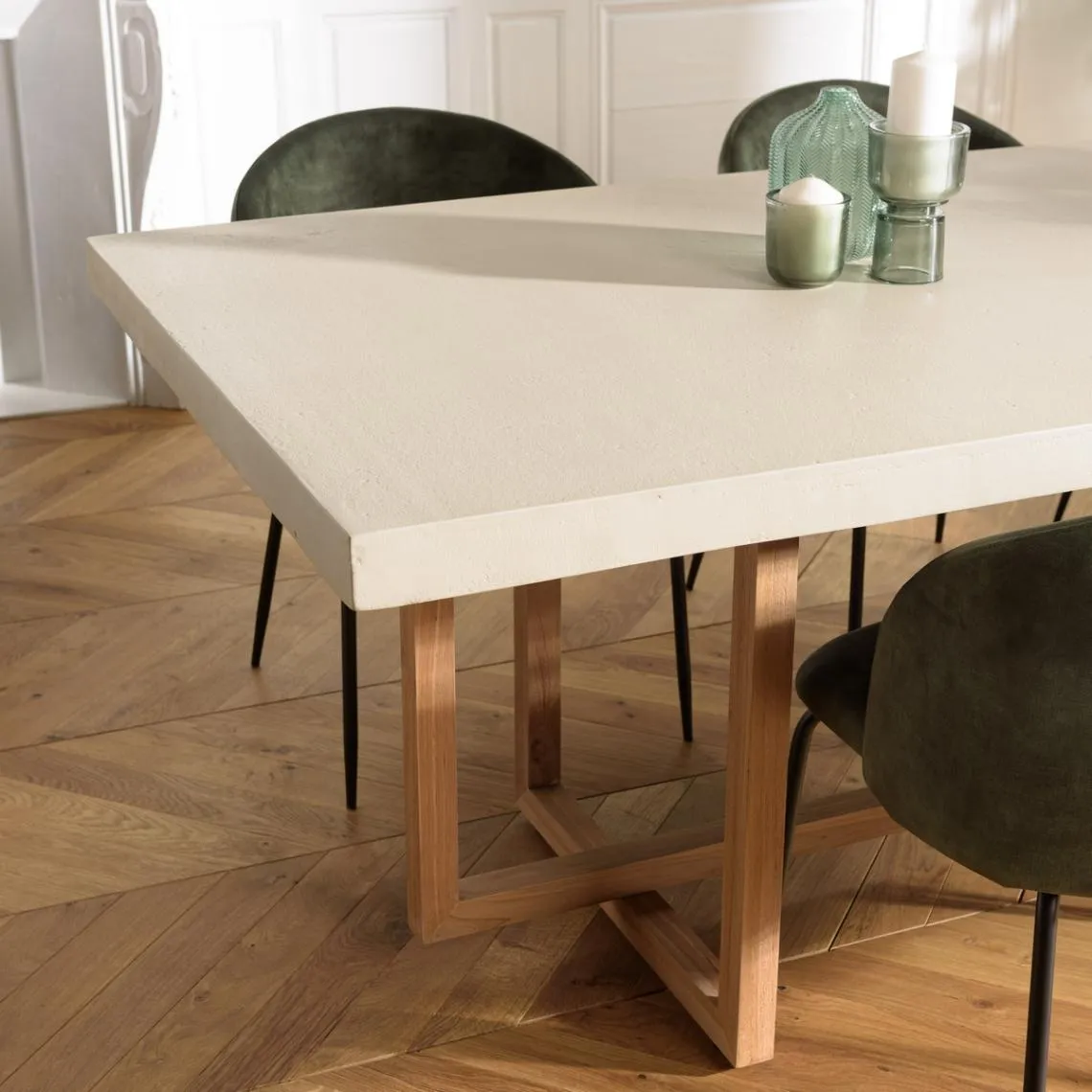 Table à manger rectangulaire béton beige pieds croisés en teck DAK | 3 Suisses